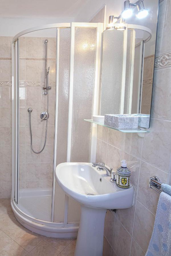 Mafalda Apartments Леванто Екстер'єр фото